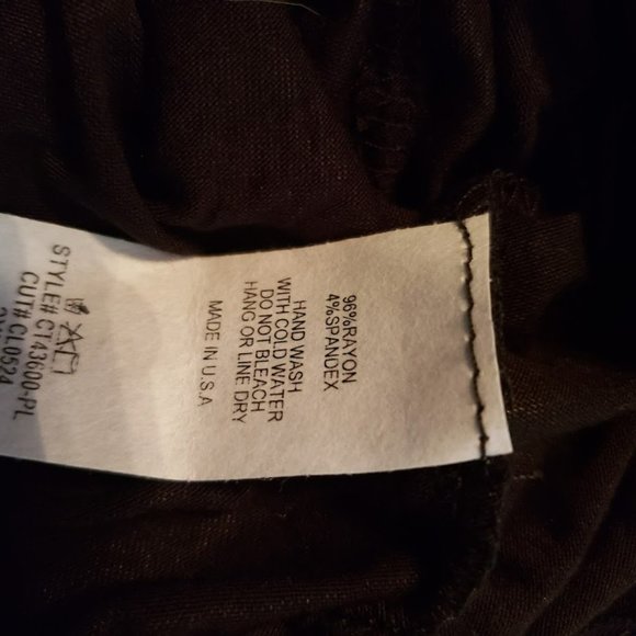 Celeste Leopard Metallic Print Color Block Top 2X - Picture 4 of 4